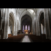 Sion (Sitten), Cathédrale Notre-Dame du Glarier, Hauptschiff in Richtung Chor