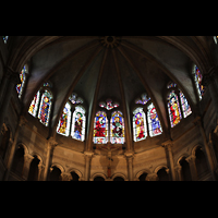Lyon, Cathédrale Saint-Jean, Bunte Glasfenster im oberen Chorraum