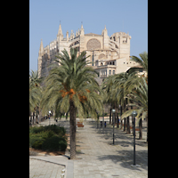 Palma de Mallorca, Catedral La Seu, Kathedrale vom Passaig Dalt Murada aus gesehen