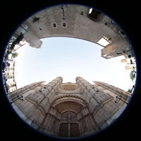 Palma de Mallorca, Catedral La Seu, Fassade der Kathedrale und gegenüber der Palau Reial de l'Almudaina