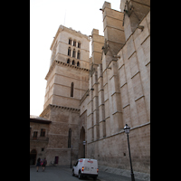 Palma de Mallorca, Catedral La Seu, Turm neben dem nördlichen Seiteneingang