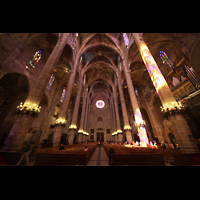 Palma de Mallorca, Catedral La Seu, Hauptschiff in Richtung Westwand