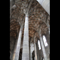 Schwbisch Hall, Stadtpfarrkirche St. Michael, Sulen und Gewlbe im Chor