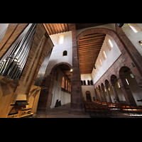 Alpirsbach, Klosterkirche, Blick von der Orgel in die Vierung