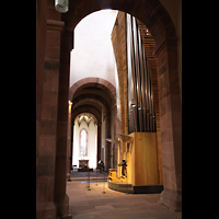 Alpirsbach, Klosterkirche, Blick vom Seitenschiff zur Orgel