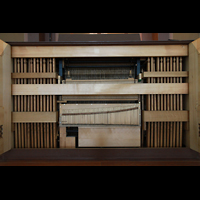 Schramberg, St. Maria, Mechanische Traktur und Physharmonica im Spieltisch