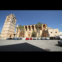 Muro (Mallorca), Sant Joan Baptiste, Außenansicht - Seitenschiff und Turm
