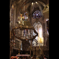 Palma de Mallorca, Catedral La Seu, Hoher Chor mit Gaudí-Leuchter