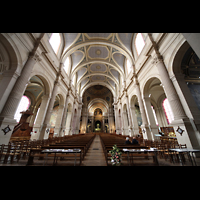 Paris, Saint-Franois-Xavier, Innenraum in Richtung Chor