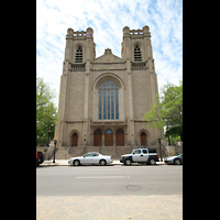 Denver, St. John's Episcopal Cathedral, Fassade