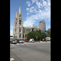 Denver, Cathedral Basilica of the Immaculate Conception, Außenansicht von der Colfax Ave aus
