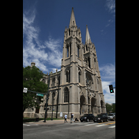 Denver, Cathedral Basilica of the Immaculate Conception, Außenansicht mit Doppeltürmen