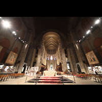 New York City, Episcopal Cathedral of St. John-The-Divine, Altar- und Chorraum
