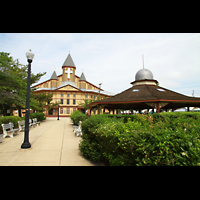 Ocean Grove, Great Auditorium, Weg vom Strand zum Auditorium