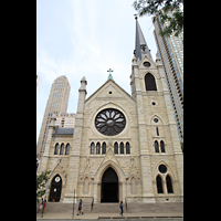 Chicago, Cathedral of the Holy Name, Fassade