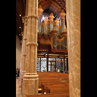 Chicago, Cathedral of the Holy Name, Blick durch die Pfeiler zur Hauptorgel
