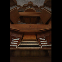Dresden, Kreuzkirche, Spieltisch mit Orgel