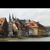 Bamberg, St. Michael, Blick vom linken Regnitzarm (Am Kranen) zum Michaelsberg