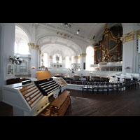 Hamburg, St. Michaelis ('Michel'), Zentralspieltisch, C.P.E.-Bach-Orgel und Hauptorgel