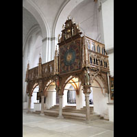 Lübeck, Dom, Lettner von Bernt Notke (1477) mit Kirchenuhr (1628)