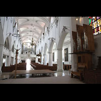 Kempten, St. Mang, Blick vom Chor zur Chor- und Hauptorgel