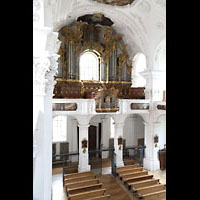 Irsee, St. Peter und Paul (ehem. Abteikirche), Blick vom südlichen Seitenumgang zur Orgel