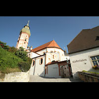 Andechs, Wallfahrtskirche (Klosterkirche), Eingang zum Kirchhof