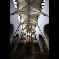 St. Ottilien, Erzabtei, Klosterkirche, Hauptorgel mit Blick ins Gewölbe