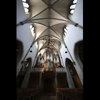 St. Ottilien, Erzabtei, Klosterkirche, Hauptorgel mit Blick ins Gewlbe