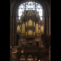 Chester, Cathedral, Orgel im nördlichen Querhaus - unten im Hintergrund die Pedalpfeifen
