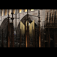 Chester, Cathedral, Blick vom Spieltisch zu den Pfeifen des Choir hinter dem Chorgestühl