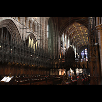 Chester, Cathedral, Chorgestühl mit Pfeifen des Choir