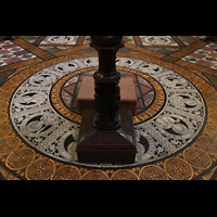 Chester, Cathedral, Boden-Mosaiken im Chorraum