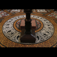 Chester, Cathedral, Boden-Mosaiken im Chorraum