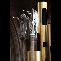 Chester, Cathedral, Figurenschmuck auf dem Dach der Orgel