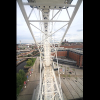 Liverpool, Anglican Cathedral, Echo Wheel mit Blick zur Kathedrale