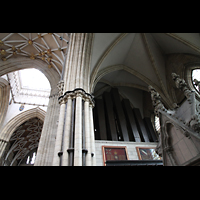 York, Minster (Cathedral Church of St Peter), Becher des Sackbut 32' unter der Orgel mit Blick in die Vierung