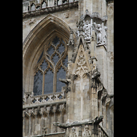 York, Minster (Cathedral Church of St Peter), Fuguren an der Westfassade