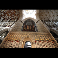 York, Minster (Cathedral Church of St Peter), King's Screen (Lettner) mit Orgel