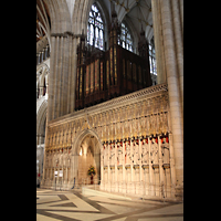 York, Minster (Cathedral Church of St Peter), Lettner (King's Screen) mit Orgel von Südwesten gesehen