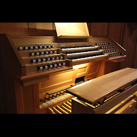 Berlin, Pauluskirche, Spieltisch der Schuke-Orgel