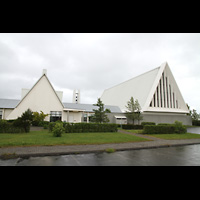 Reykjavík, Langholtskirkja, Gesamtansicht von außen