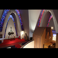 Kópavogur, Kópavogskirkja, Blick über das Rückpositiv in die Kirche