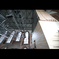 Neubrandenburg, Konzertkirche St. Marien, Orgel seitlich mit Blick in den Raum