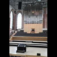 Neubrandenburg, Konzertkirche St. Marien, Orgel beleuchtet