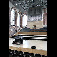 Neubrandenburg, Konzertkirche St. Marien, Orgelbühne und mobiler Spieltisch