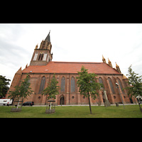 Neubrandenburg, Konzertkirche St. Marien, Konzertkirche seitlich