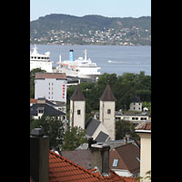 Bergen, Mariakirke, Blick vom Øvre Blekeveien zur Kirche und zum Hafen