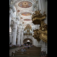 Kanzel und Hauptorgel