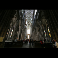 Köln (Cologne), Dom St. Peter und Maria, Innenraum / Hauptschiff in Richtung Chor